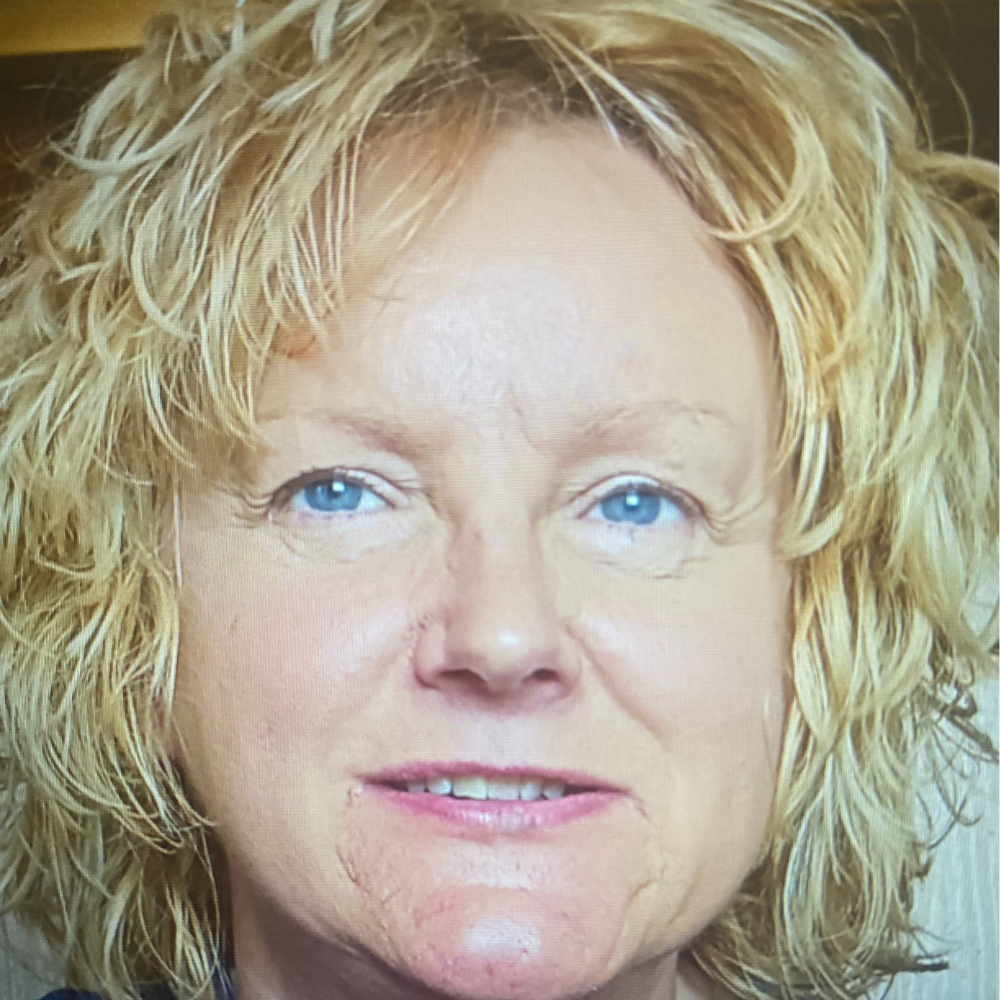 llun o Tracey Salathial